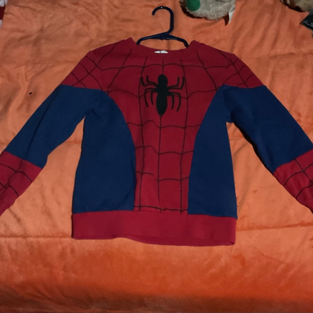 Spiderman Sweat Shirt by H&M Size 6-8 yrs old for boys New no Tags